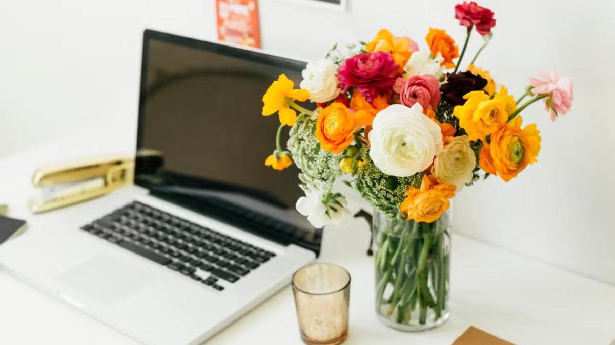 I Placed Fresh Flowers on My Desk for 30 Days — The Impact on Mood and Productivity